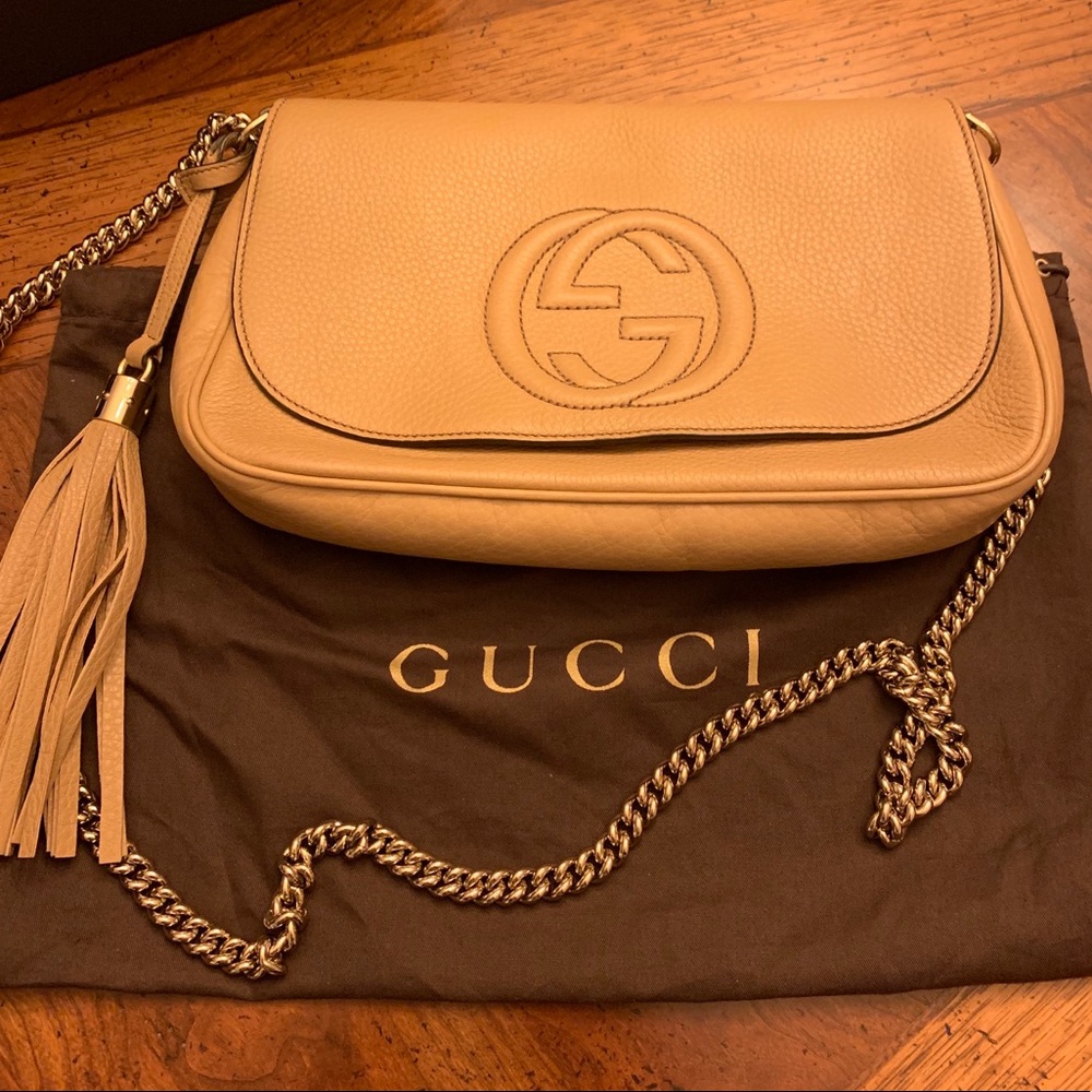 💕Sold💕Gucci Soho Camelia